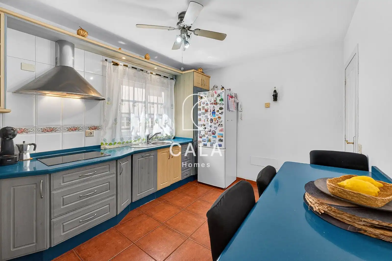 Küche von Einfamilien-Reihenhaus zum Verkauf in Adeje mit Terrasse, Schwimmbad und Möbliert