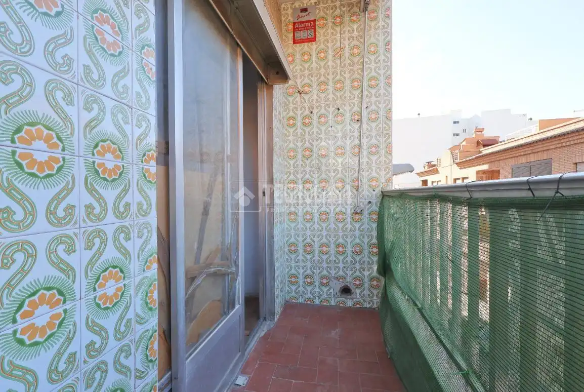Terraza de Piso en venta en Sagunto / Sagunt con Balcón y Piscina comunitaria