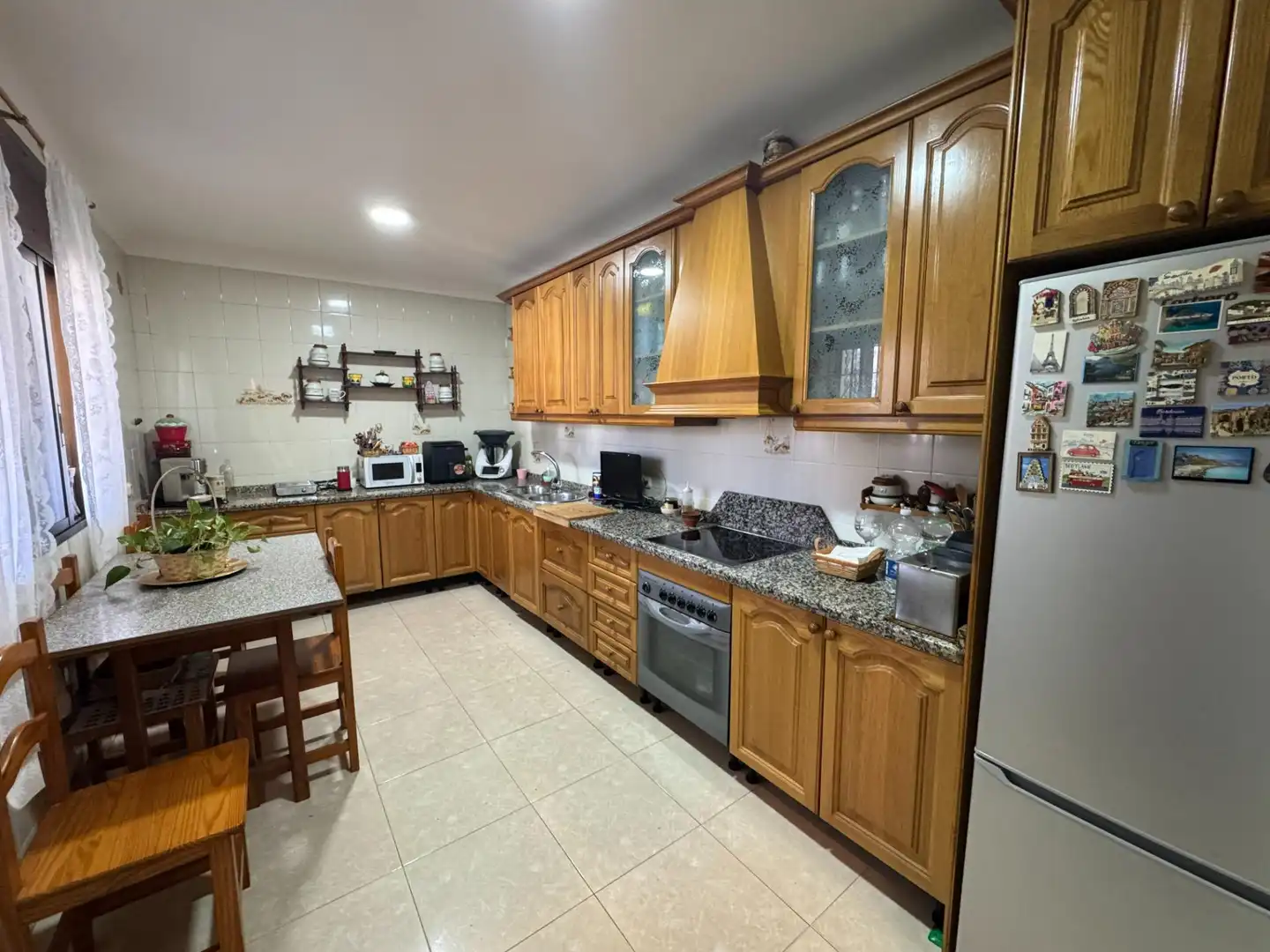 Cuina de Casa o xalet en venda en Rincón de la Victoria amb Jardí privat, Terrassa i Balcó