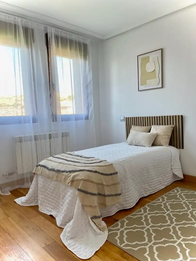 Dormitori de Casa o xalet en venda en Villayerno Morquillas amb Calefacció, Jardí privat i Terrassa