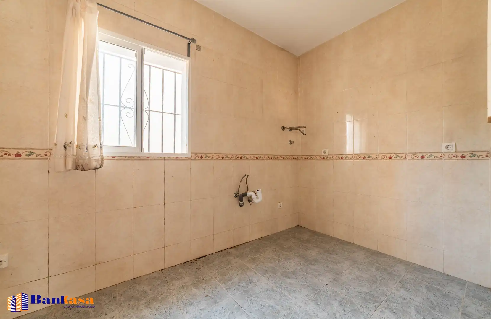 Bany de Casa o xalet en venda en Málaga amb Jardí privat