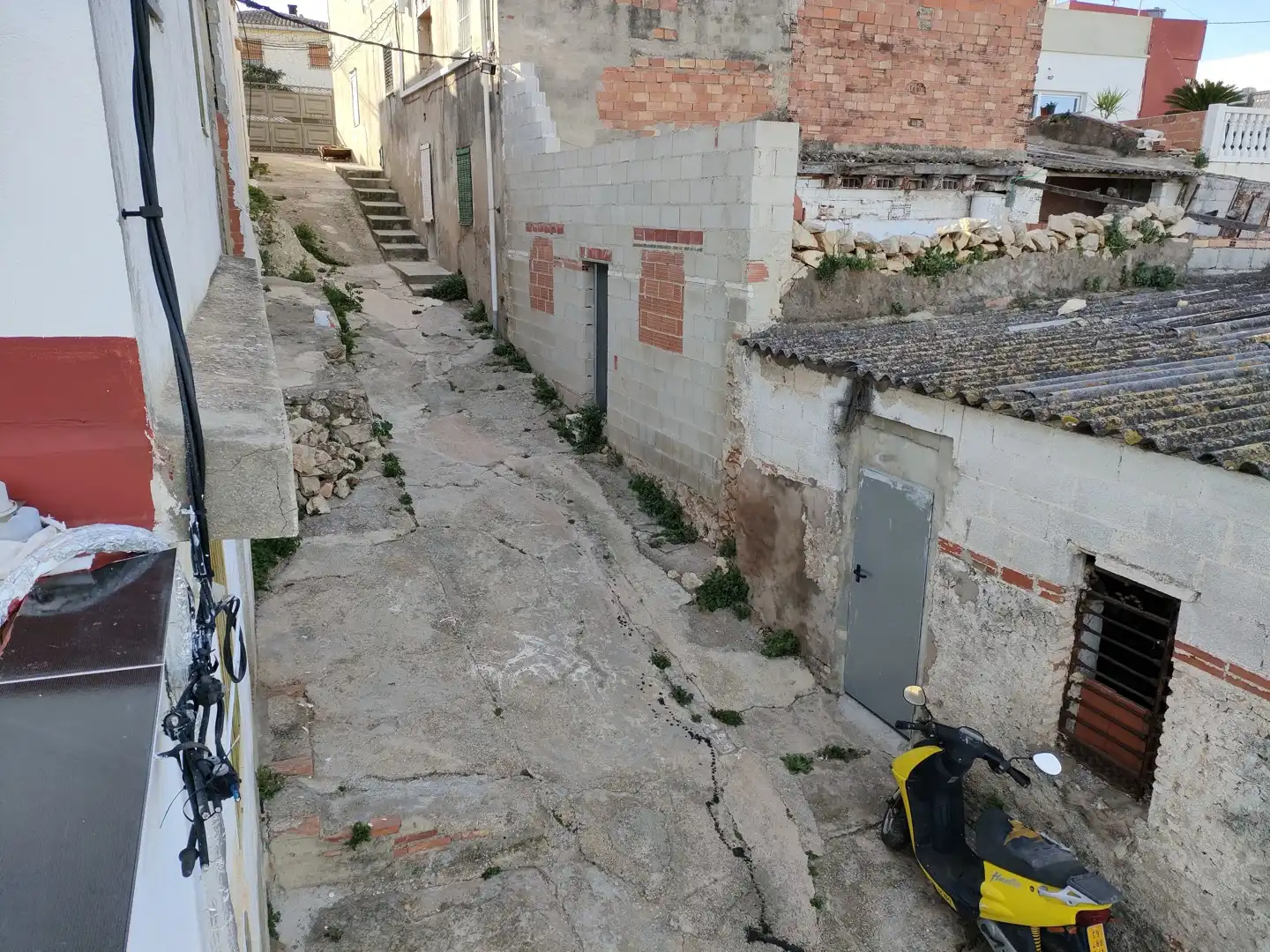 Vista exterior de Casa adosada en venda en Alzira amb Terrassa, Traster i Moblat