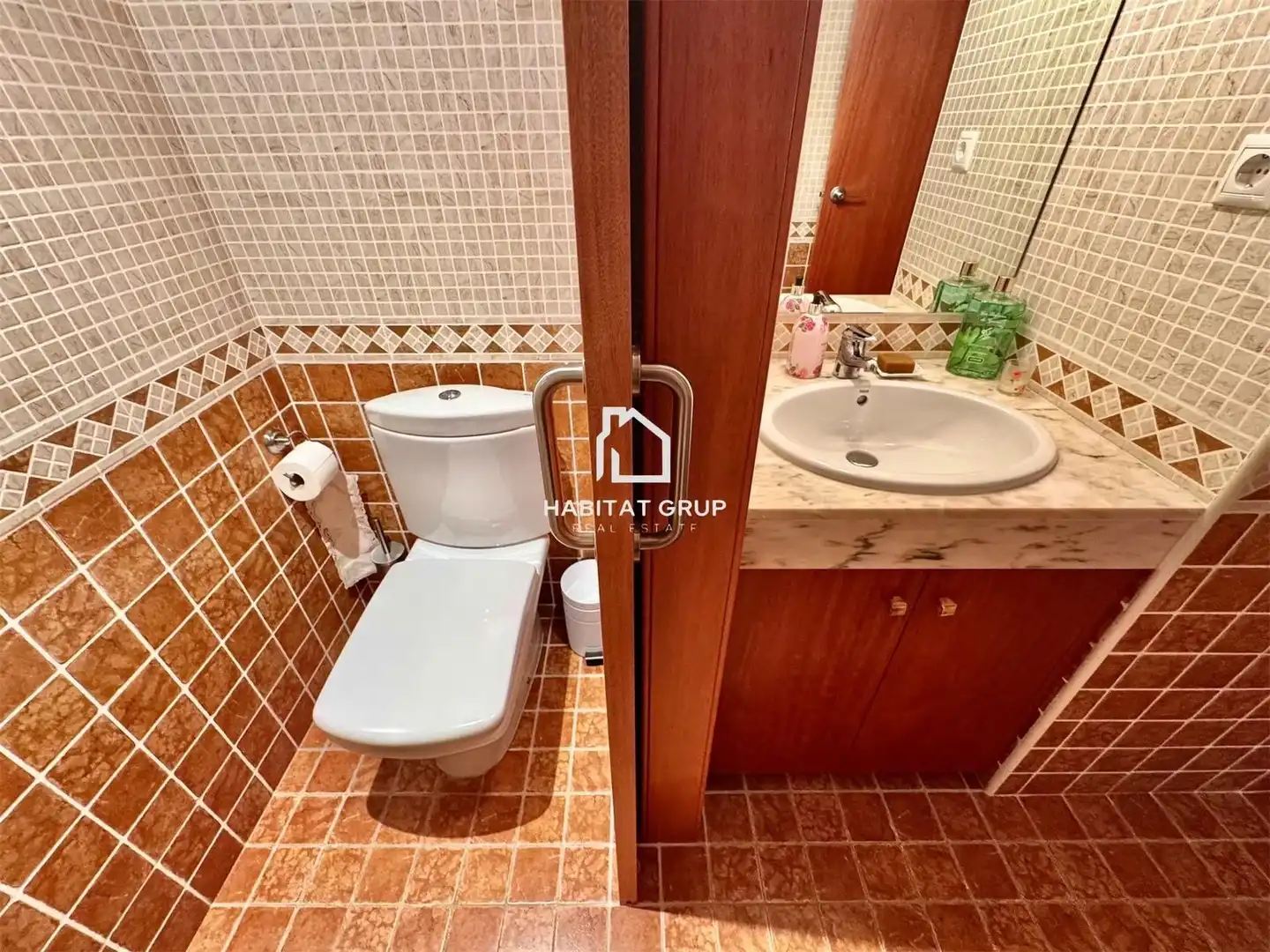 Baño de Dúplex en venta en Alp con Calefacción, Terraza y Trastero