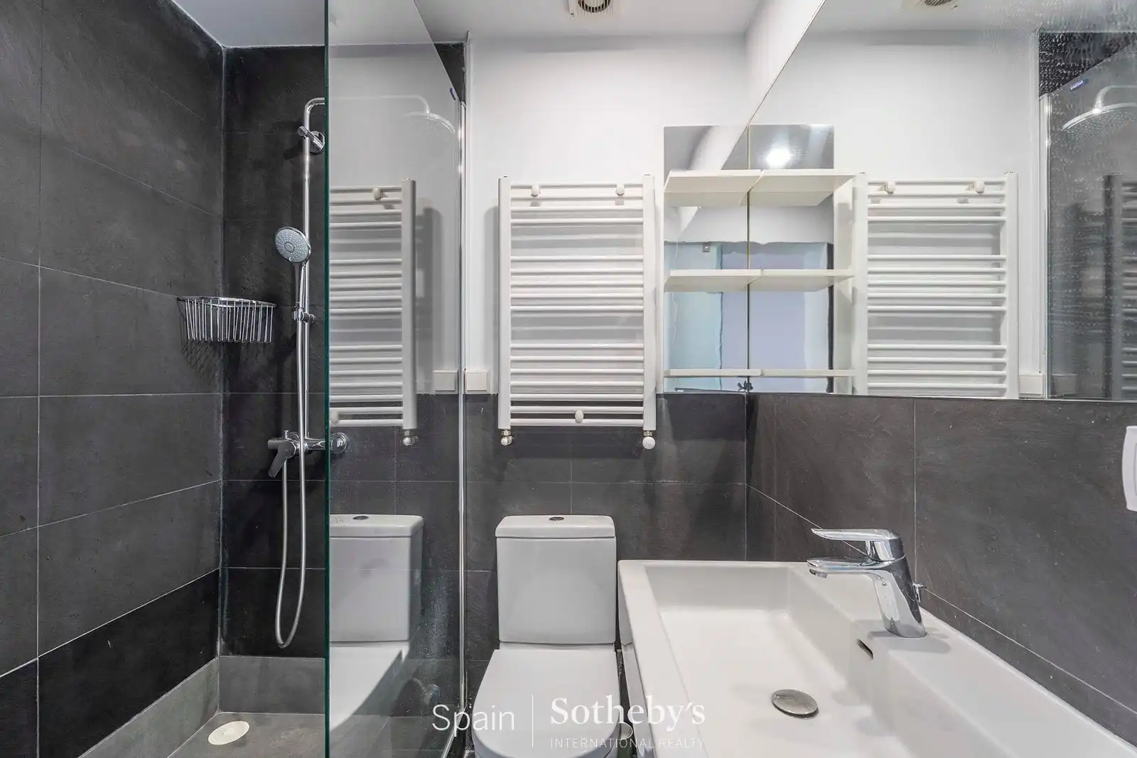 Apartament de lloguer a Plaza de Santa Bárbara, Justicia - Chueca