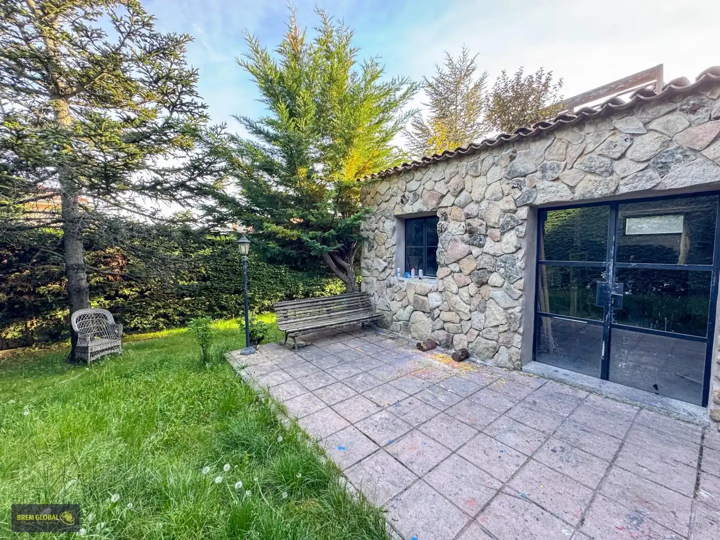 Vista exterior de Casa o xalet en venda en Bustarviejo amb Aire condicionat, Calefacció i Jardí privat