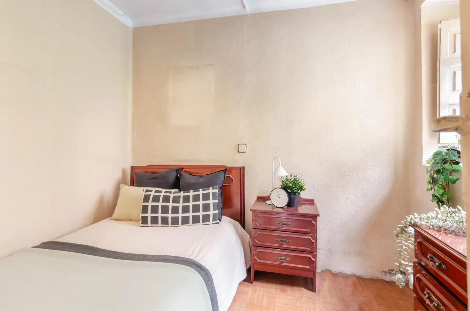 Bedroom of Houses for sale in Aller