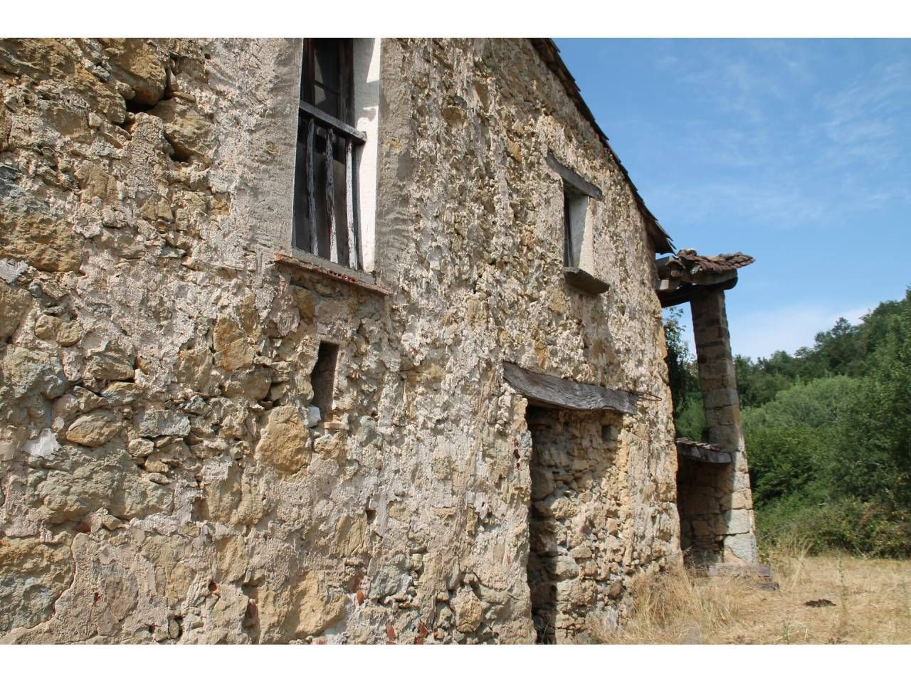 Vista exterior de Finca rústica en venda en Sant Feliu de Pallerols amb Jardí privat i Terrassa