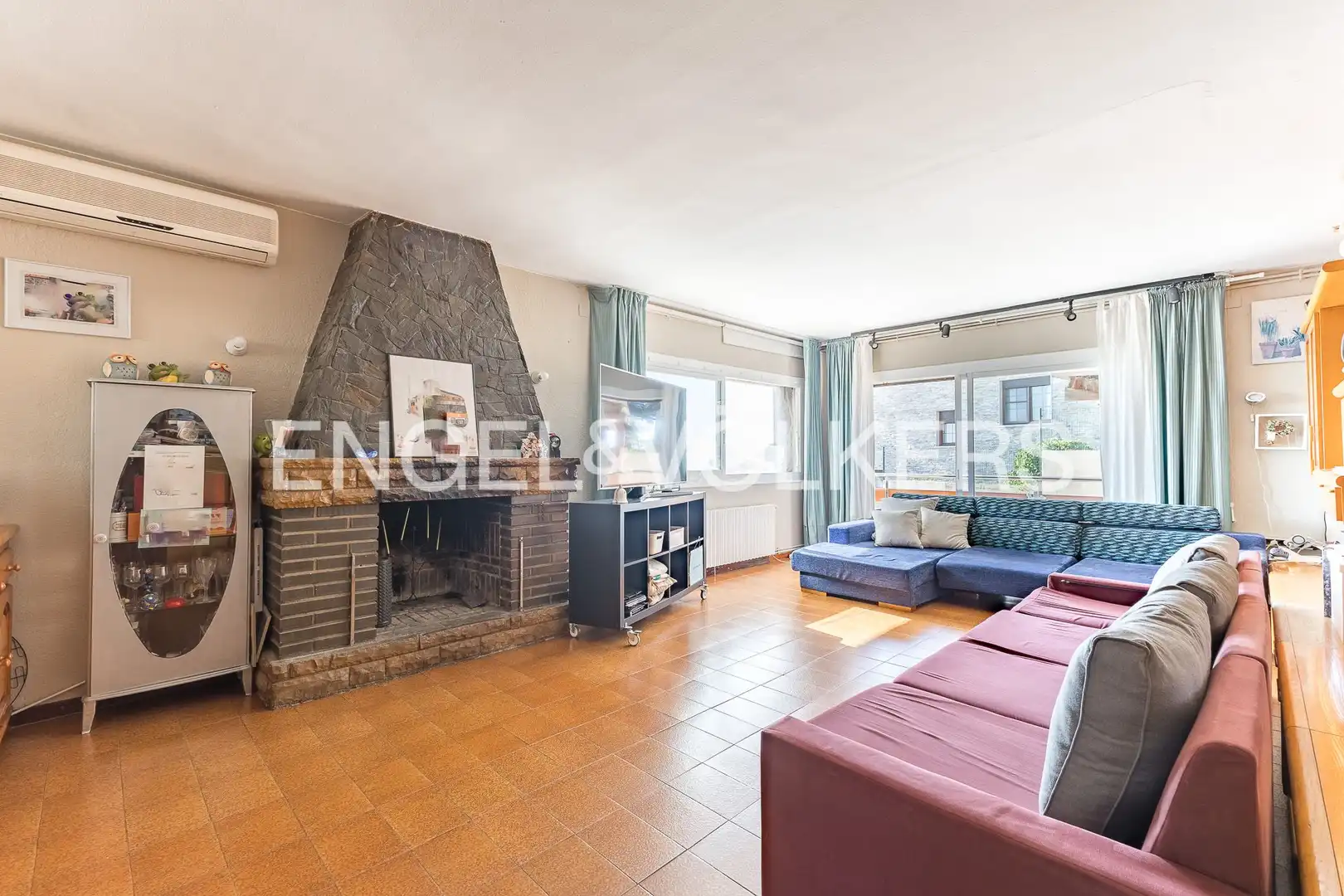 Living room of Houses for sale in Castelldefels  with Air Conditioner, Heating and Private garden