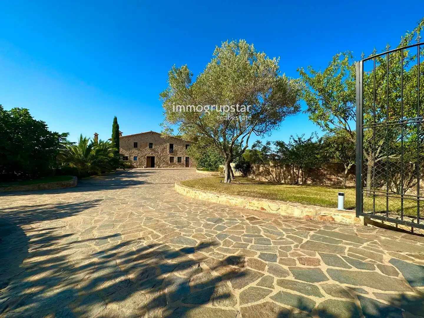 Vista exterior de Finca rústica en venta en Santa Cristina d'Aro con Terraza, Trastero y Piscina