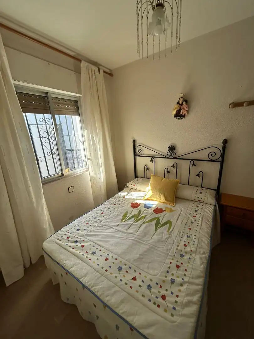 Dormitori de Casa o xalet en venda en Almonte amb Calefacció, Moblat i Piscina comunitària