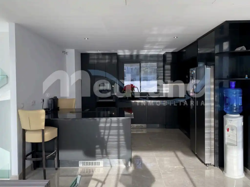 Casa amb piscina en venda a Calle Londres, imagen 8