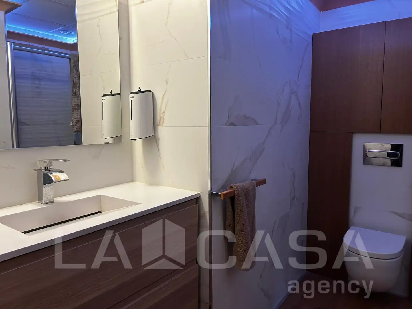 Bathroom of Flat for sale in Montequinto  with Air Conditioner, Storage room and Swimming Pool
