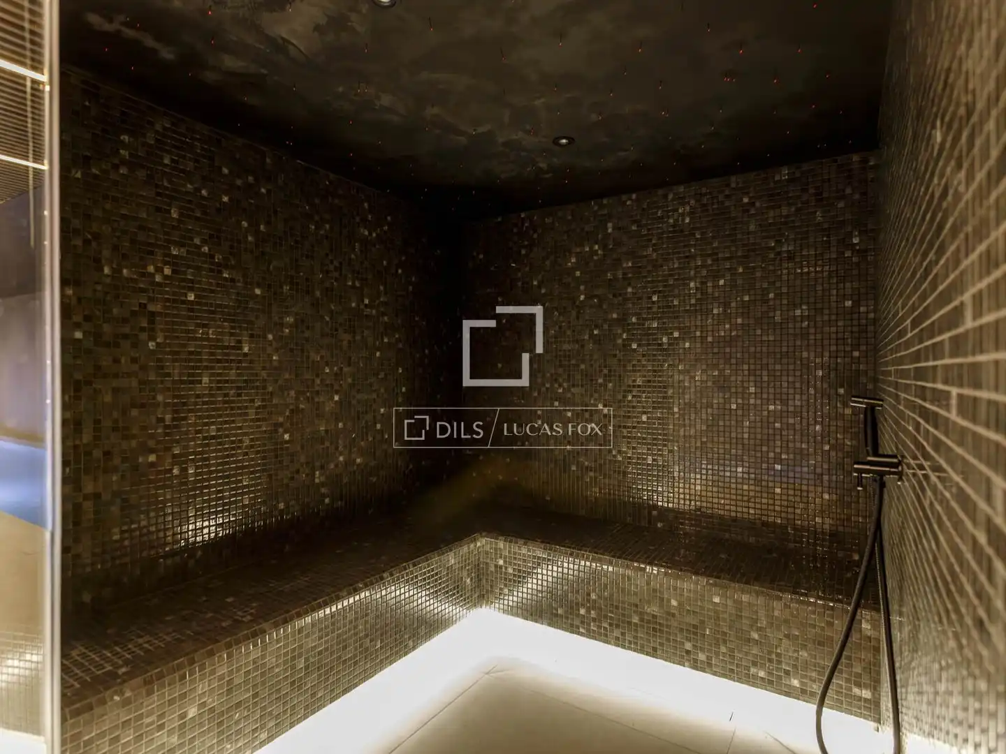 Baño de Piso de alquiler en Madrid con Aire acondicionado, Terraza y Piscina