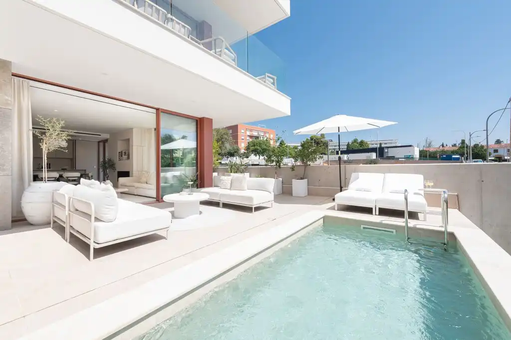 Apartament amb piscina en venda a Ponent