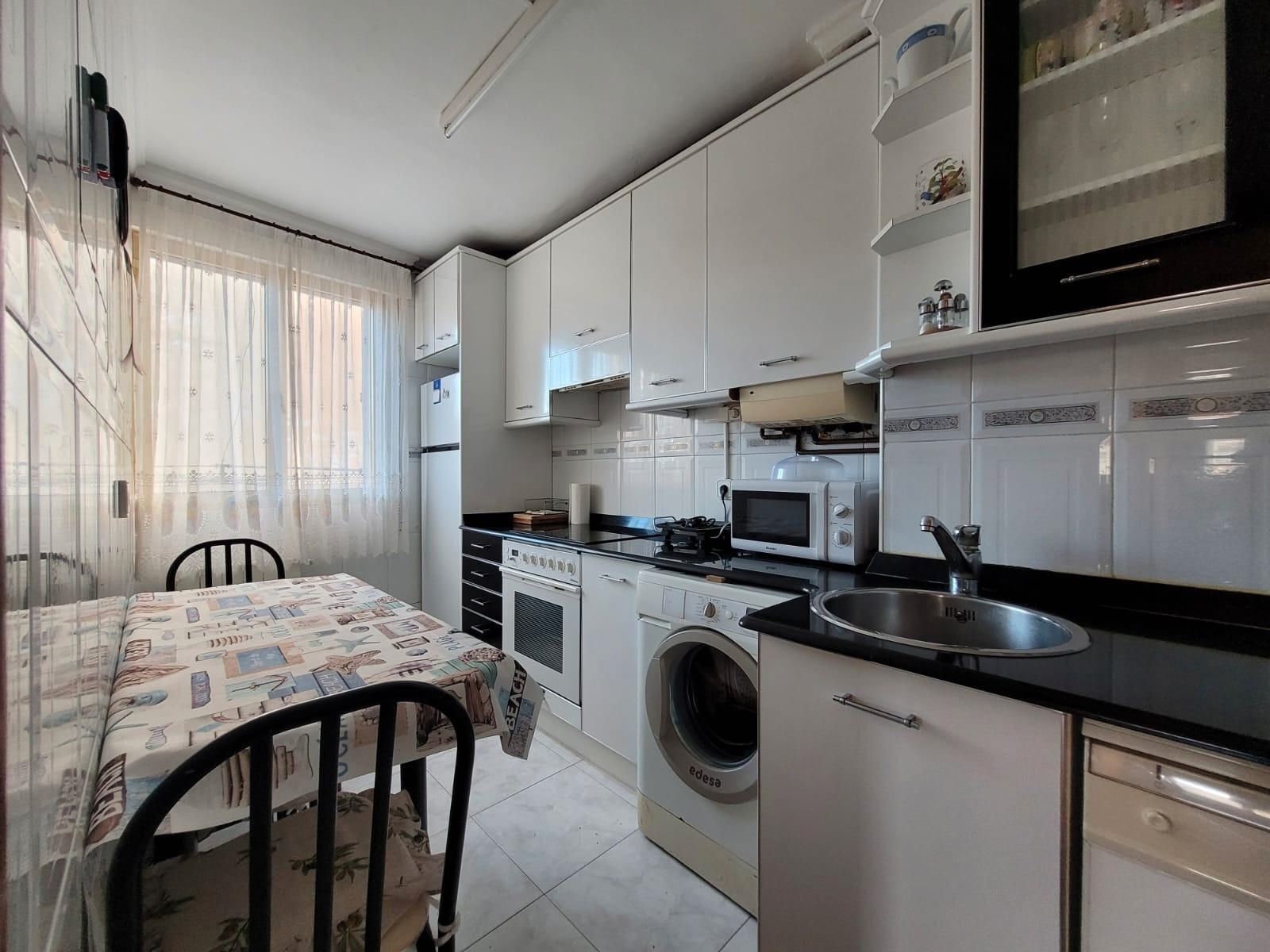 Kitchen of Flat to rent in Santander  with Heating and Furnished