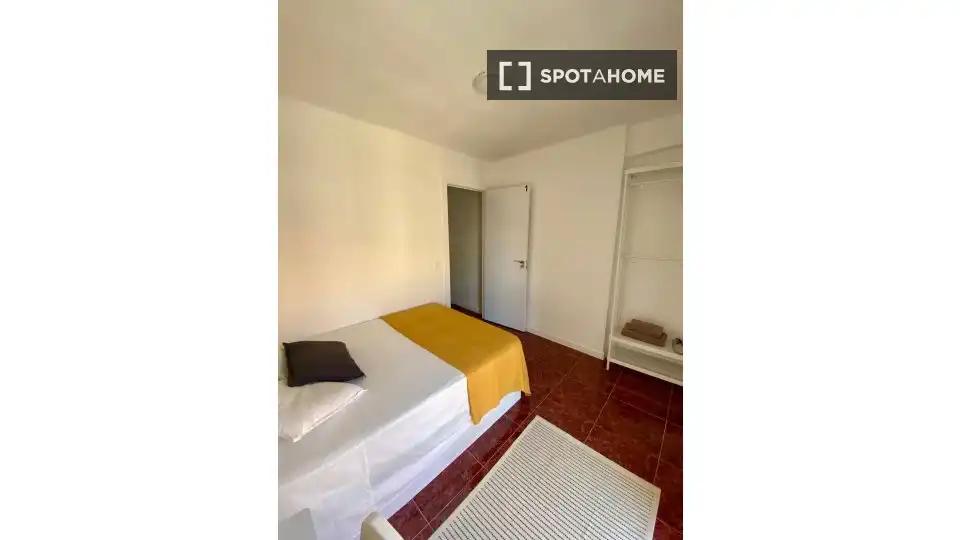 Room in Barrio de Benicalap
