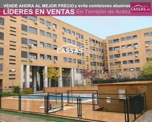 Exterior view of Flat for sale in Torrejón de Ardoz  with Heating and Community pool