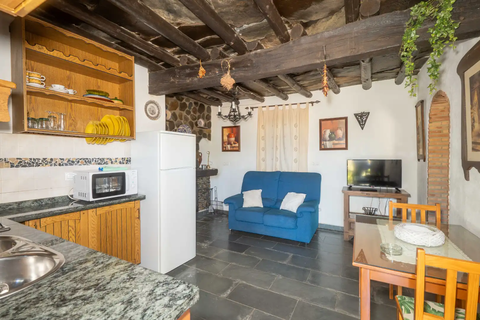Sala d'estar de Finca rústica en venda en Lobras amb Terrassa i Moblat