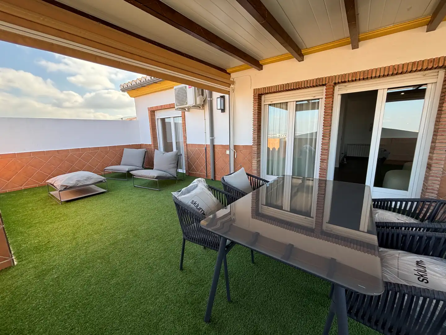 Terraza de Ático de alquiler en La Zubia con Aire acondicionado, Calefacción y Jardín privado