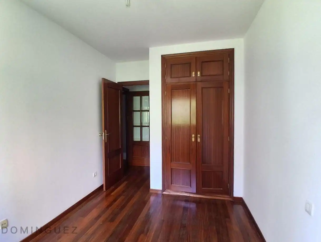 Flat for rent in Vigo   with Heating and Storage room