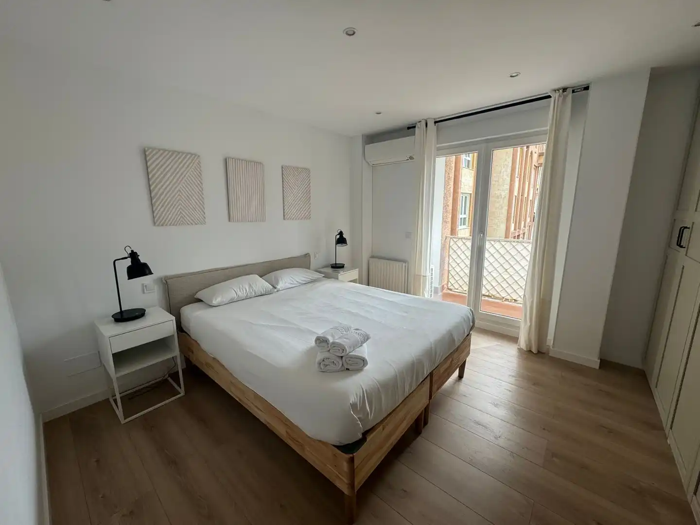 Schlafzimmer von Wohnung zur Miete in Santander mit Klimaanlage, Heizung und Parkett