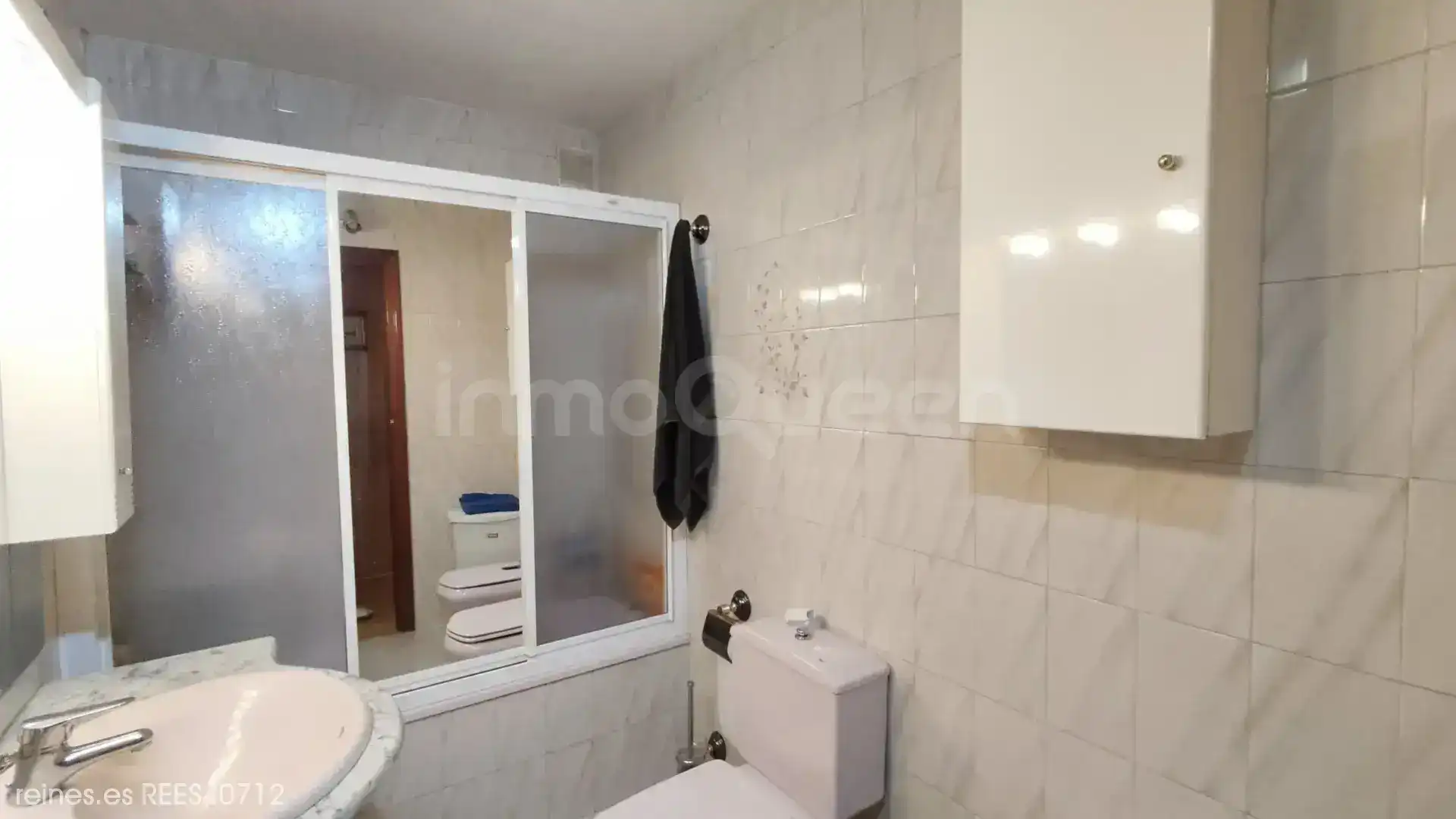 Baño de Piso en venta en Mieres (Asturias) con Calefacción, Terraza y Amueblado