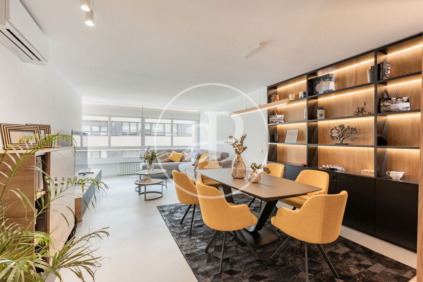 Living room of Flat to rent in  Madrid Capital  with Air Conditioner, Heating and Furnished