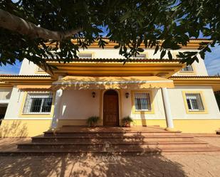 Vista exterior de Casa o xalet en venda en  Córdoba Capital amb Aire condicionat, Calefacció i Jardí privat