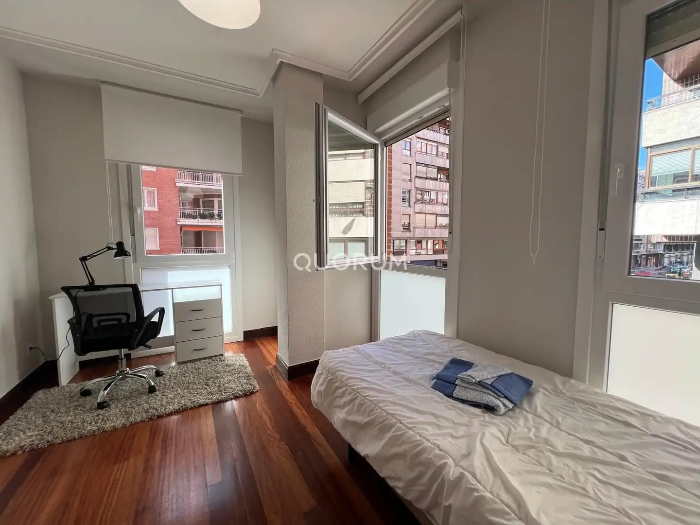 Schlafzimmer von Wohnung zur Miete in Bilbao  mit Heizung und Möbliert