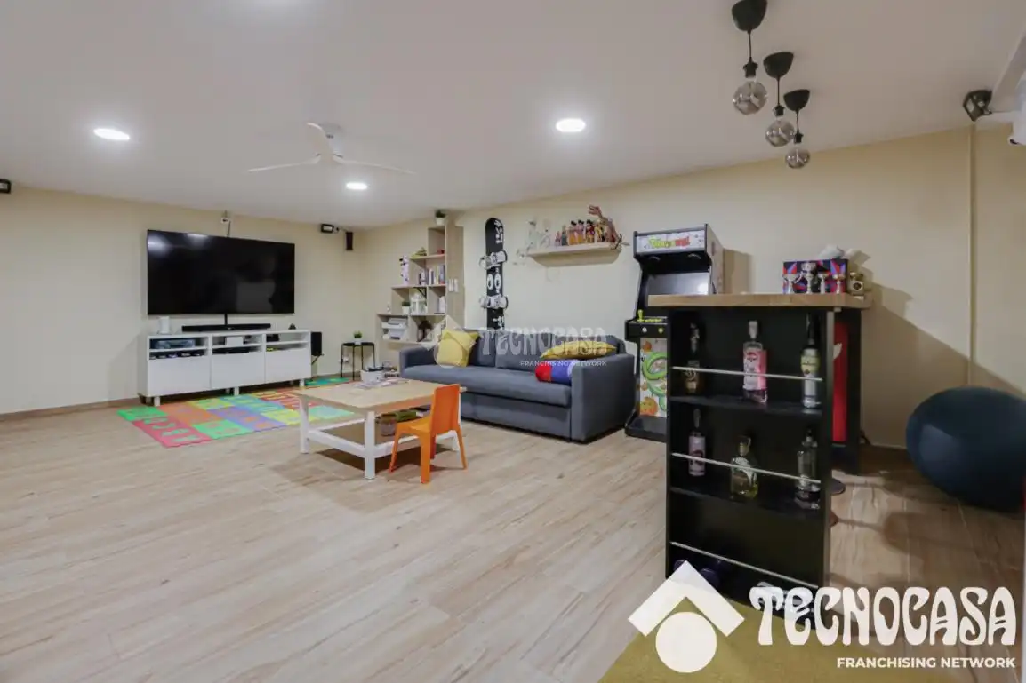 Casa o xalet en venda en Santa Coloma de Gramenet amb Aire condicionat, Calefacció i Terrassa