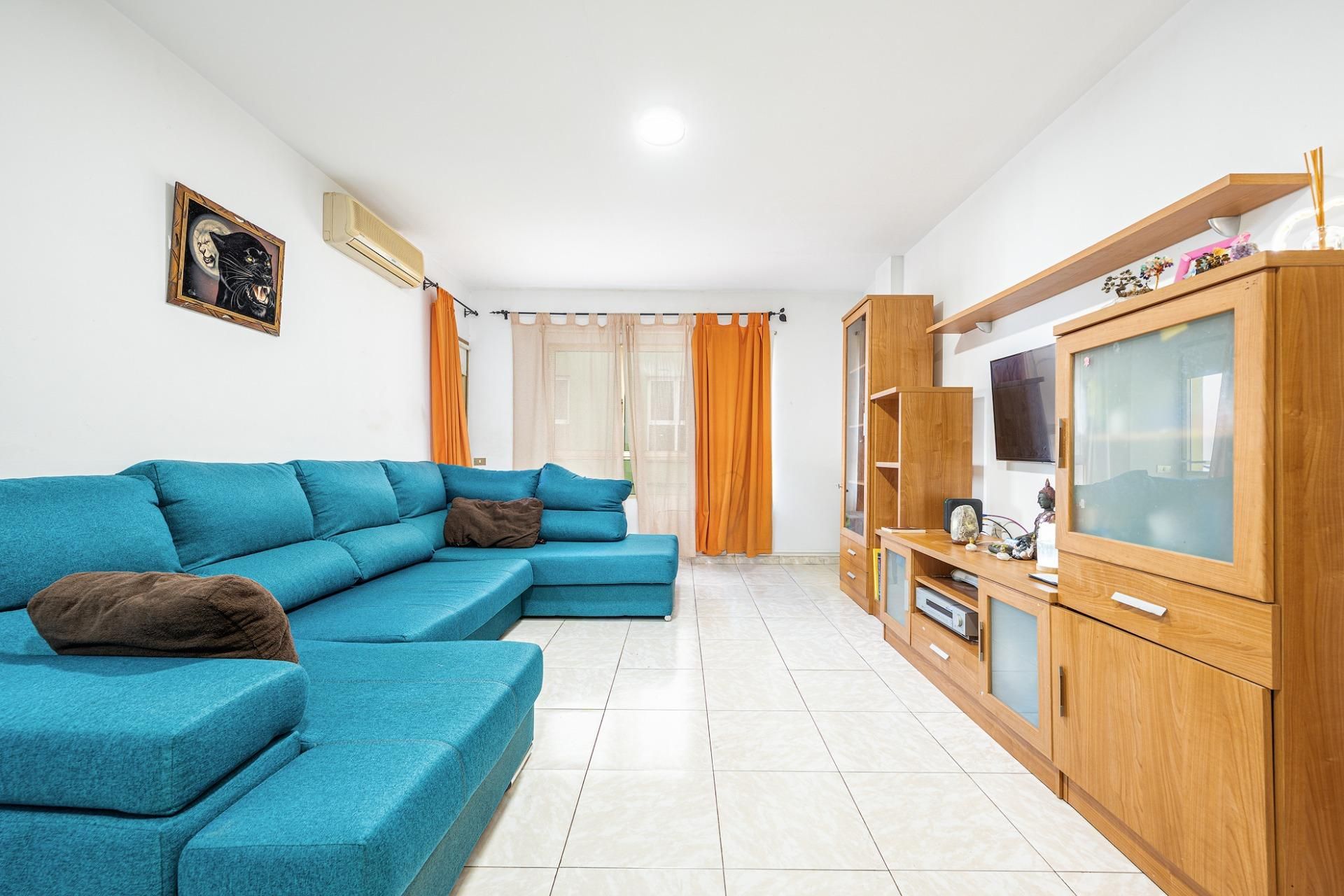 Sala de estar de Apartamento en venta en Santa Lucía de Tirajana con Aire acondicionado y Balcón