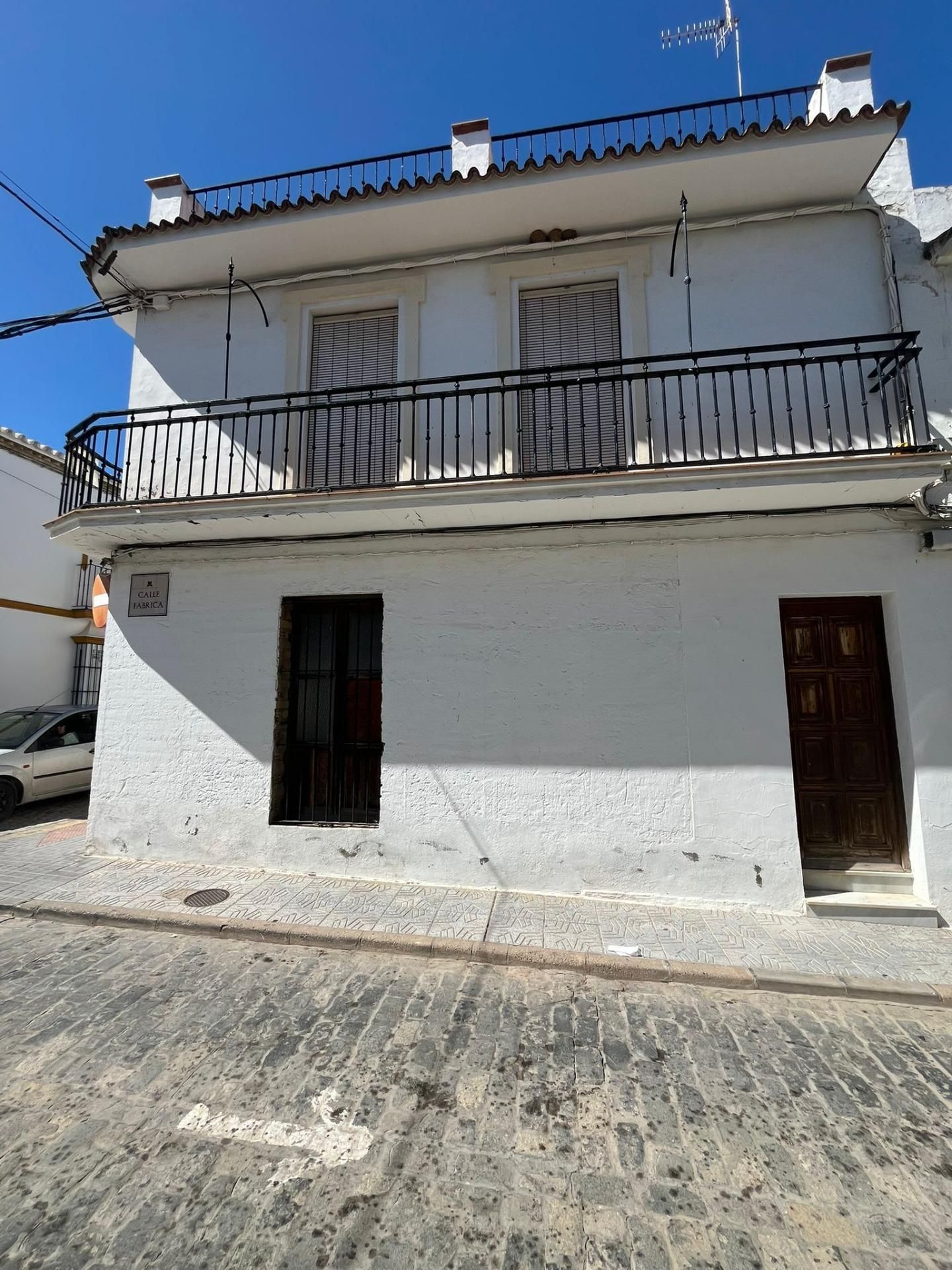 Vista exterior de Casa o xalet en venda en La Puebla de Cazalla amb Terrassa