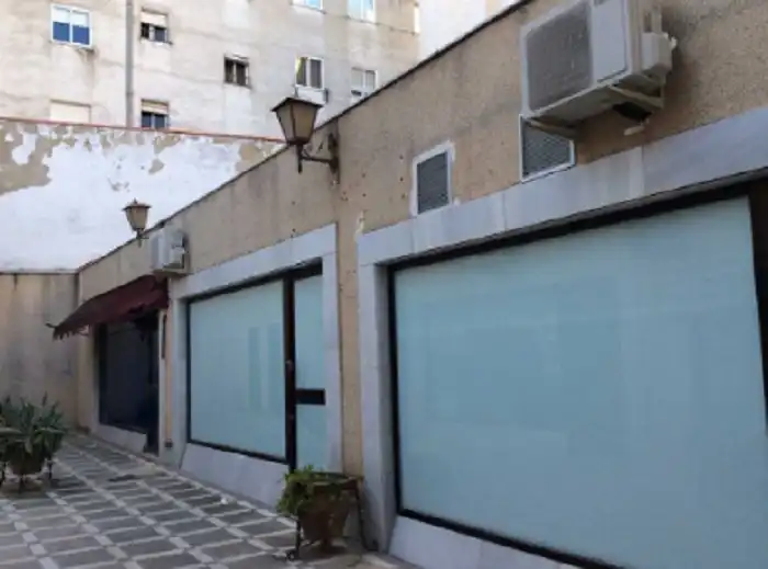 Business premises for sale in CL Canalejas