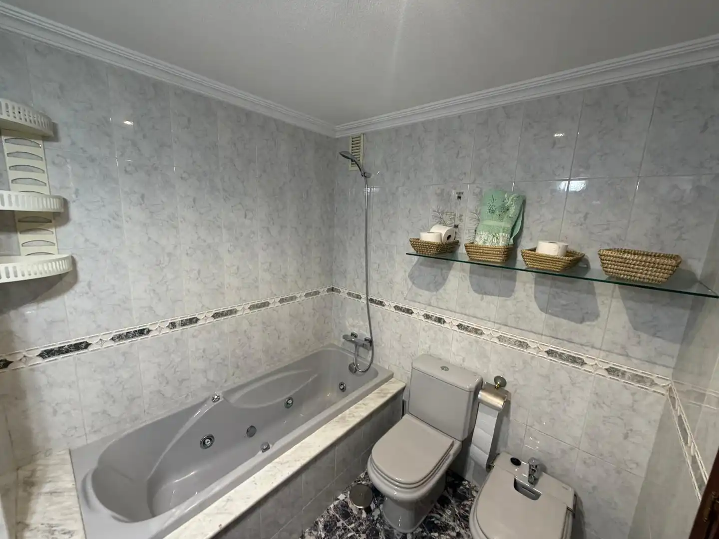 Bathroom of Flat for rent in San Vicente del Raspeig / Sant Vicent del Raspeig  with Air Conditioner, Furnished and Oven