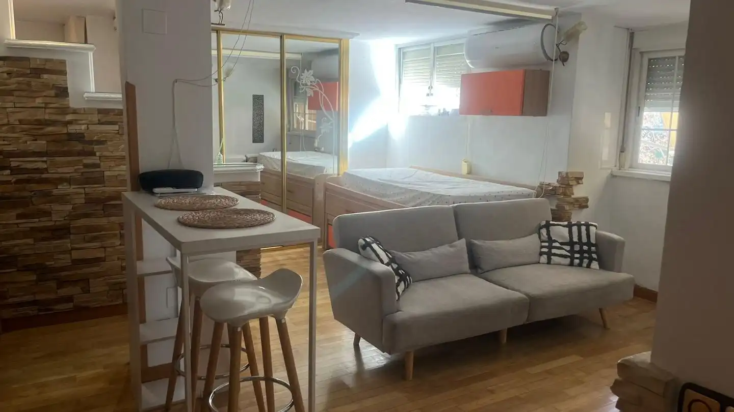 Habitación de Piso en venta en Madrid con Aire acondicionado