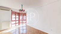 Living room of Flat for sale in  Madrid Capital  with Air Conditioner, Heating and Community pool