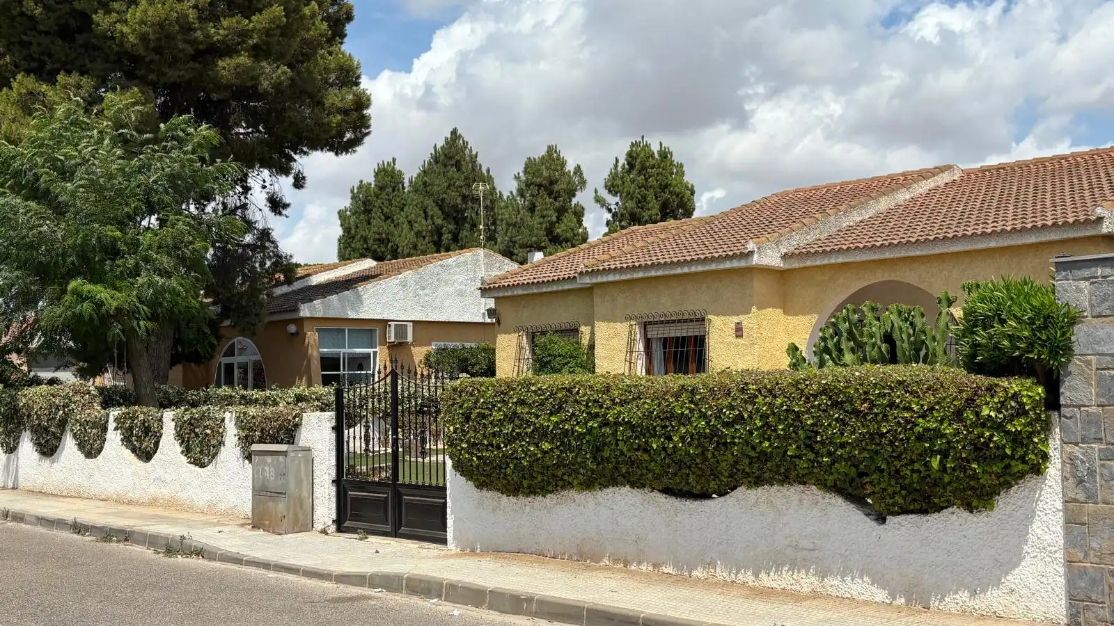 Vista exterior de Casa o xalet en venda en Cartagena amb Jardí privat
