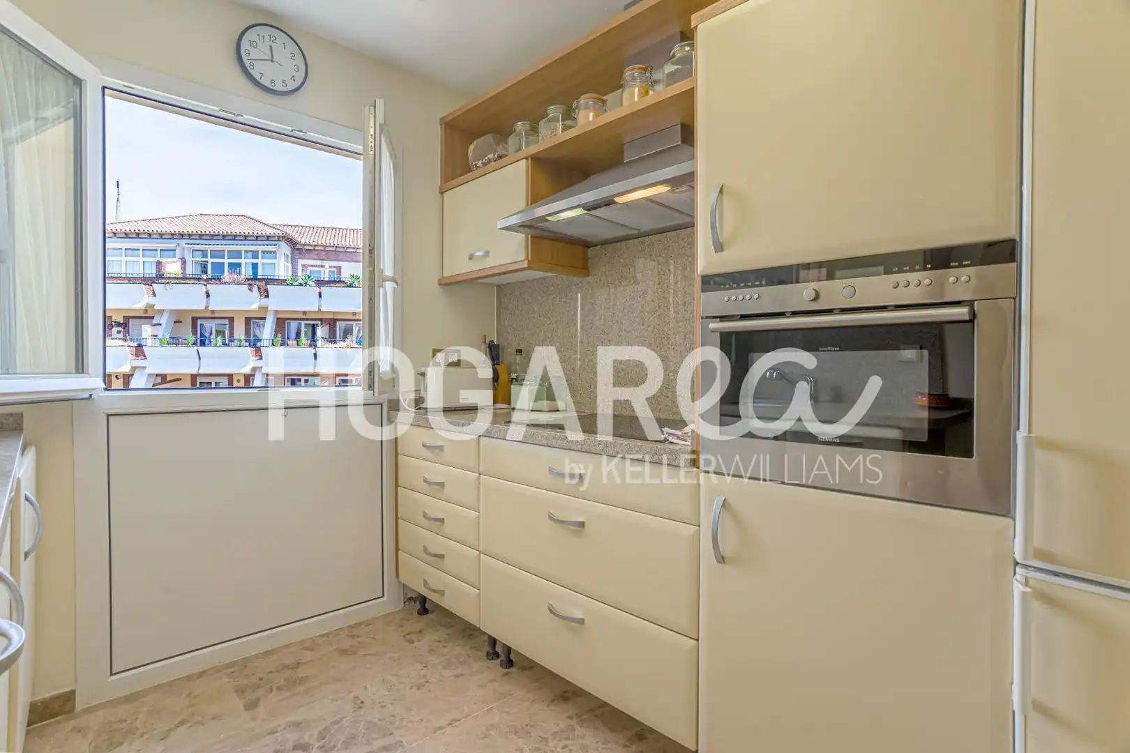 Cuina de Àtic en venda en Mijas amb Aire condicionat, Jacuzzi i Piscina comunitària