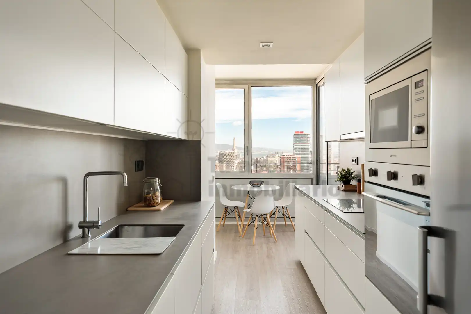 Cocina de Piso en venta en Barcelona con Aire acondicionado, Calefacción y Jardín privado