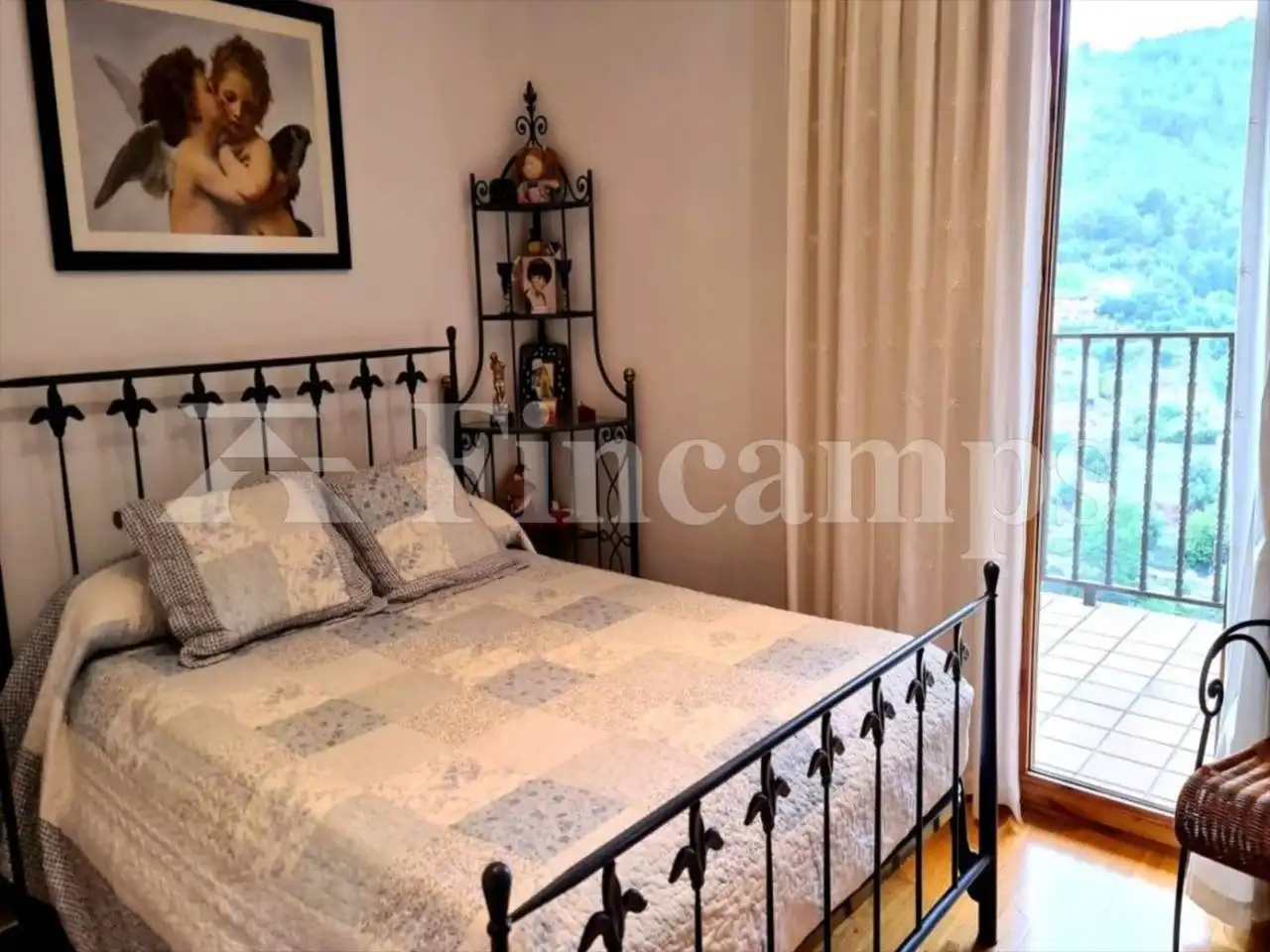 Habitación de Casa o chalet en venta en Castellar del Vallès con Calefacción, Jardín privado y Terraza