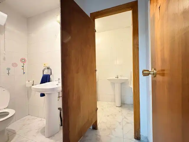 Baño de Local de alquiler en Castellón de la Plana / Castelló de la Plana