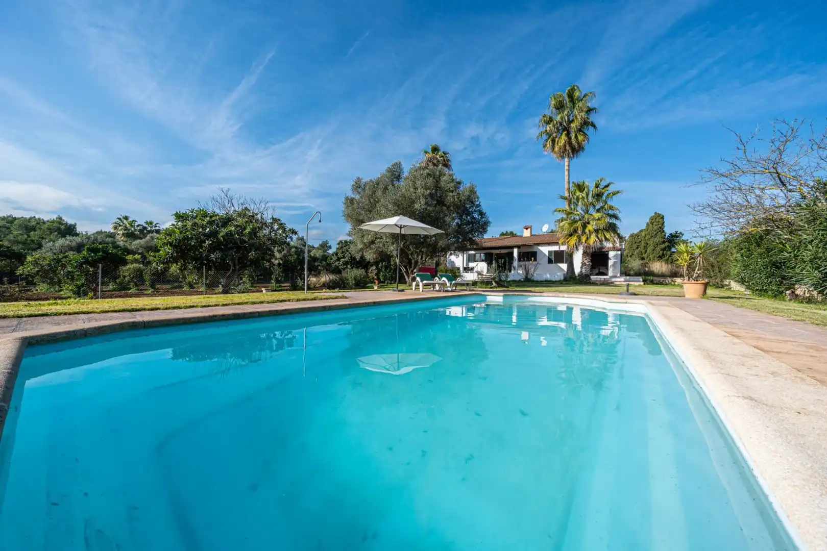 Schwimmbecken von Haus oder Chalet zum Verkauf in Son Servera mit Klimaanlage, Heizung und Privatgarten