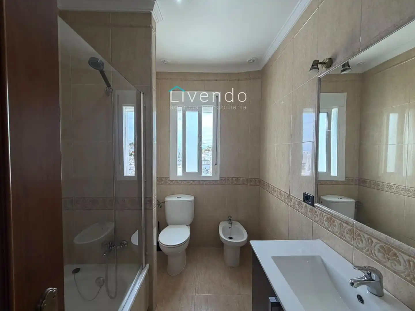 Bany de Casa o xalet en venda en Vejer de la Frontera amb Terrassa, Traster i Moblat