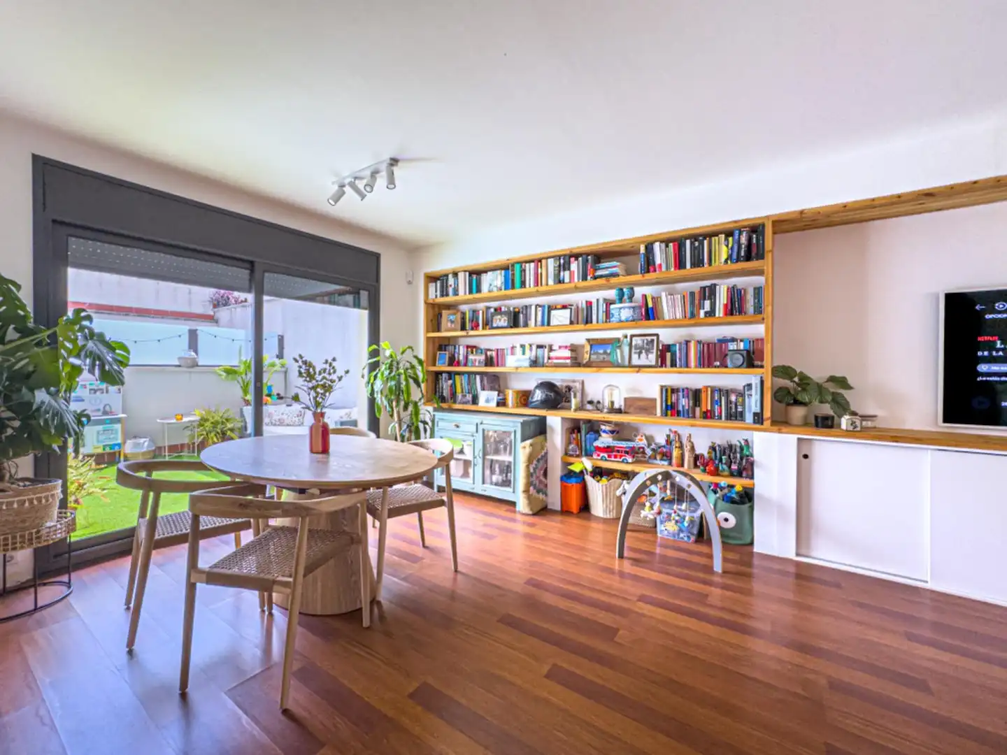Comedor de Casa adosada en venta en Sant Pere de Ribes con Aire acondicionado, Calefacción y Parquet