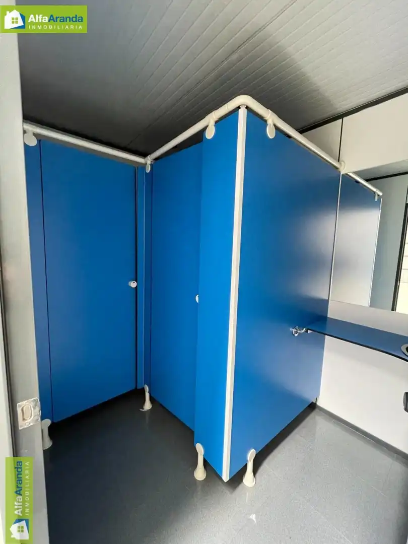 Badezimmer von Fabrikhallen zum Verkauf in Aranda de Duero
