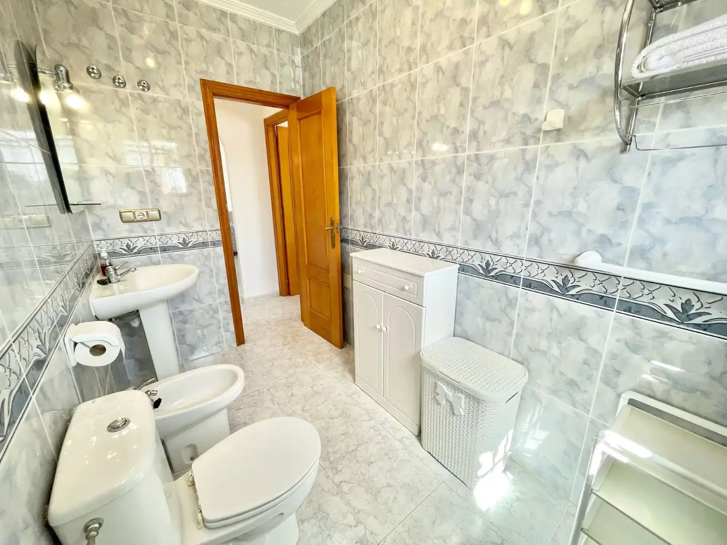 Baño de Casa o chalet de alquiler en Orihuela con Aire acondicionado, Calefacción y Terraza