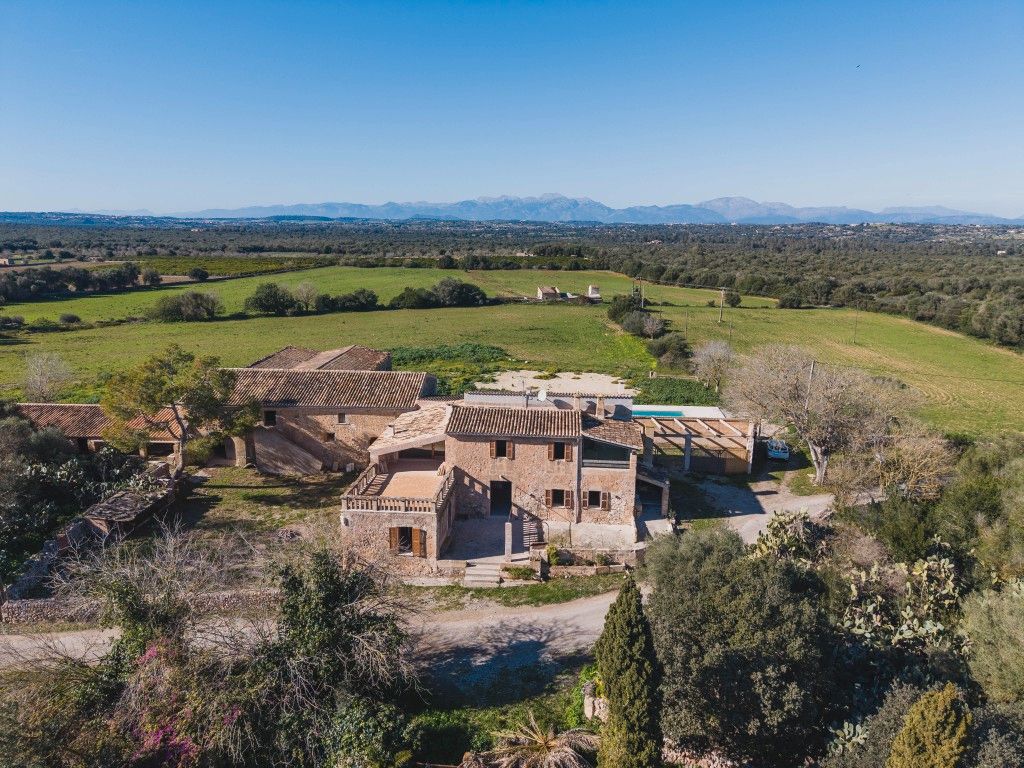 Vista exterior de Finca rústica en venda en Maria de la Salut amb Calefacció, Jardí privat i Terrassa