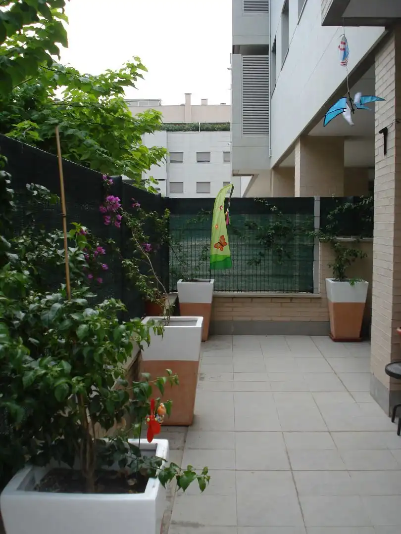 Terrassa de Pis de lloguer en Valencia amb Aire condicionat, Calefacció i Jardí privat