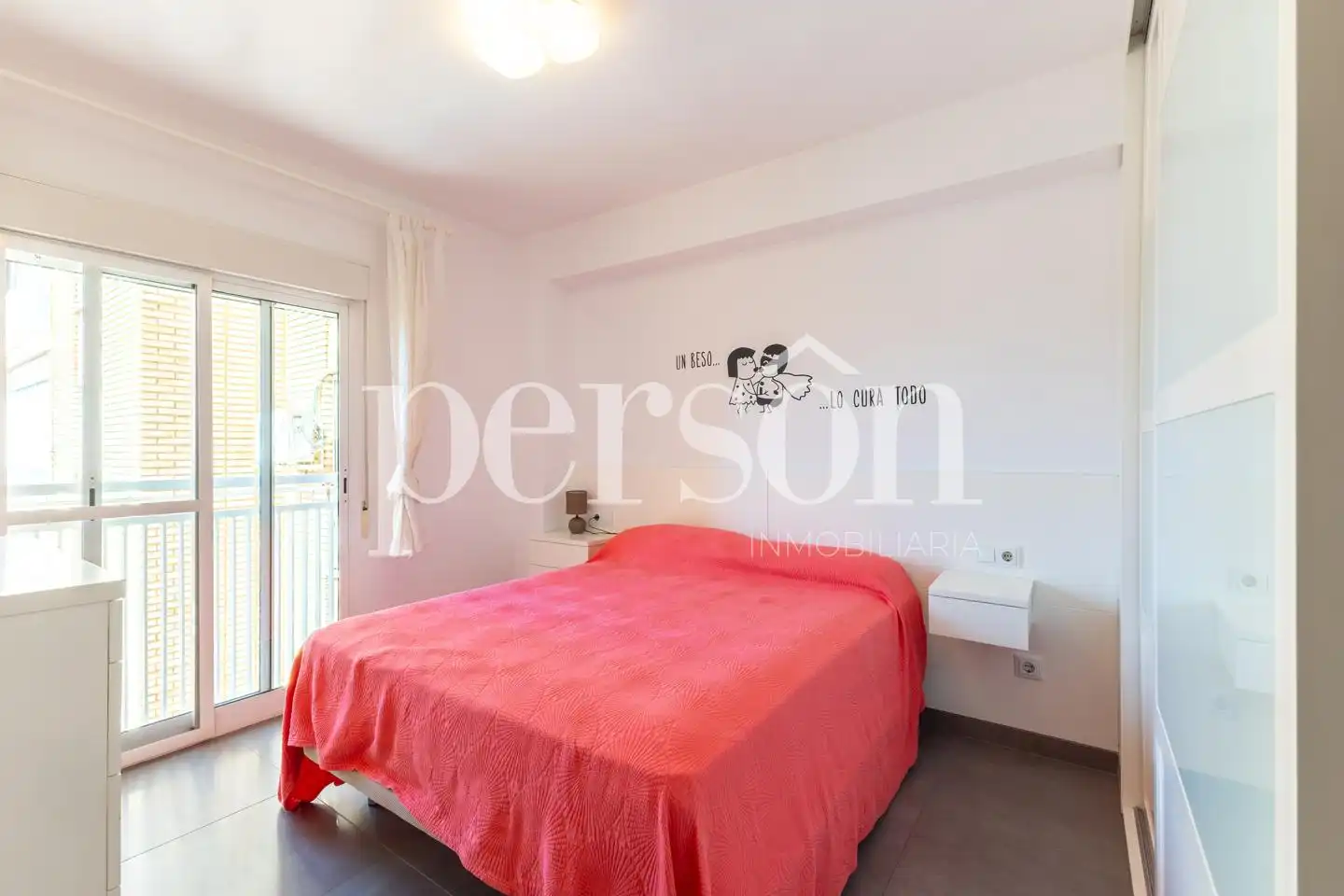Schlafzimmer von Wohnung zur Miete in Valencia mit Klimaanlage, Möbliert und Balkon