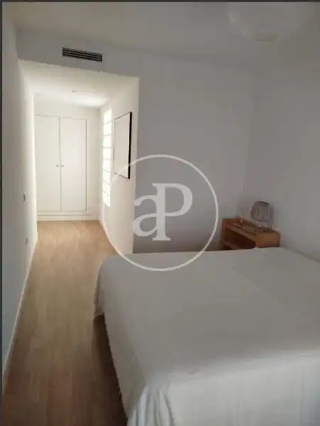 Schlafzimmer von Wohnung zur Miete in Valencia mit Klimaanlage und Heizung